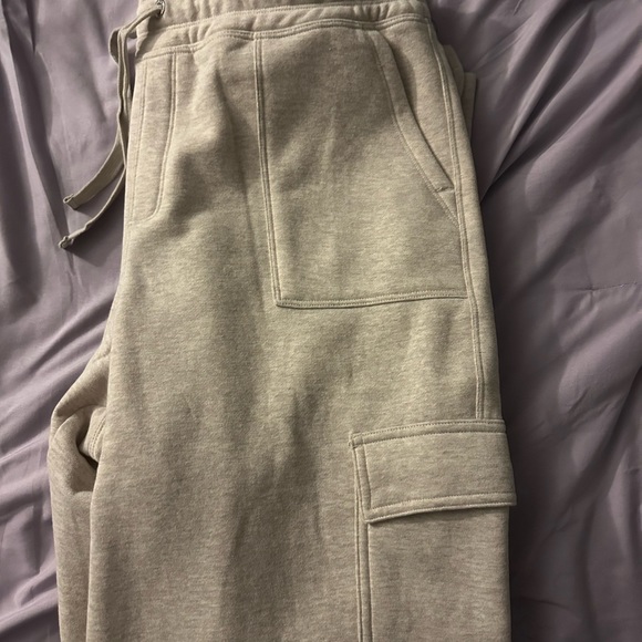 Calvin Klein cargo sweatpants brand new with tags - Picture 4 of 4